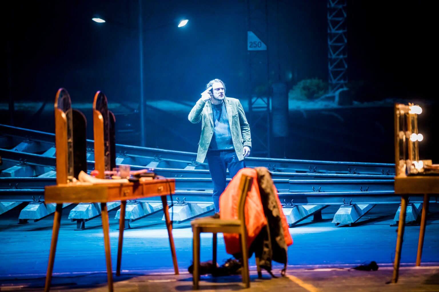 fotografia za spektaklu operowego "Ślepy tor"