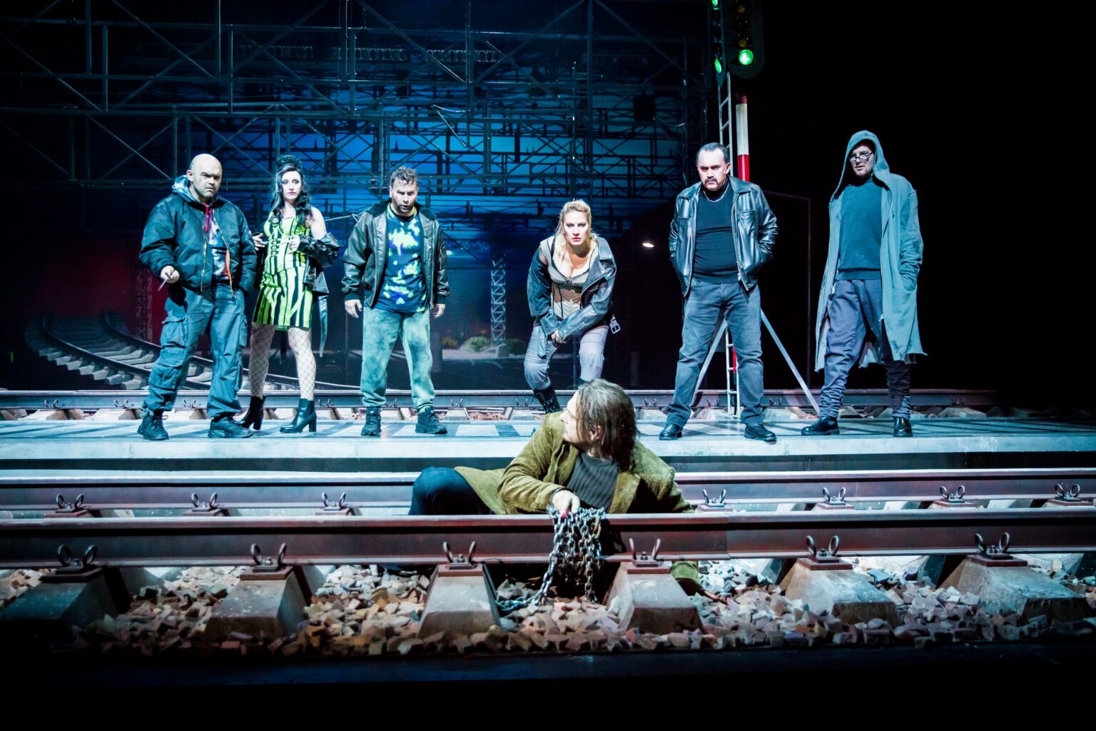 fotografia za spektaklu operowego "Ślepy tor"