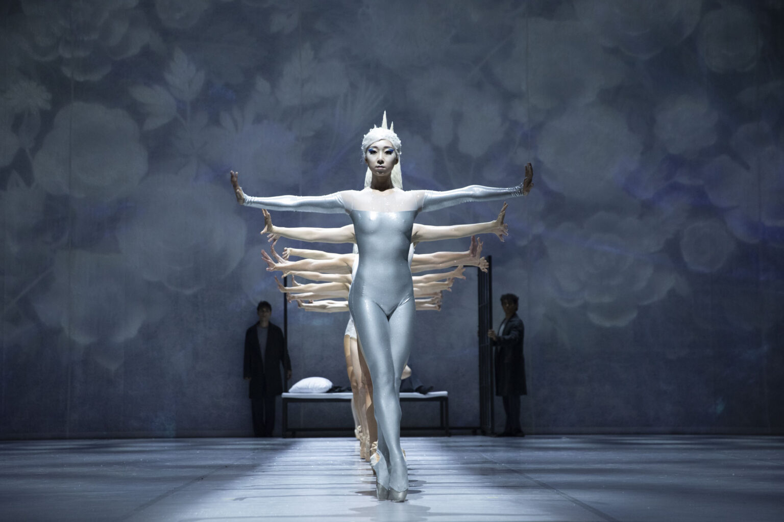 Tancerki baletowe na scenie