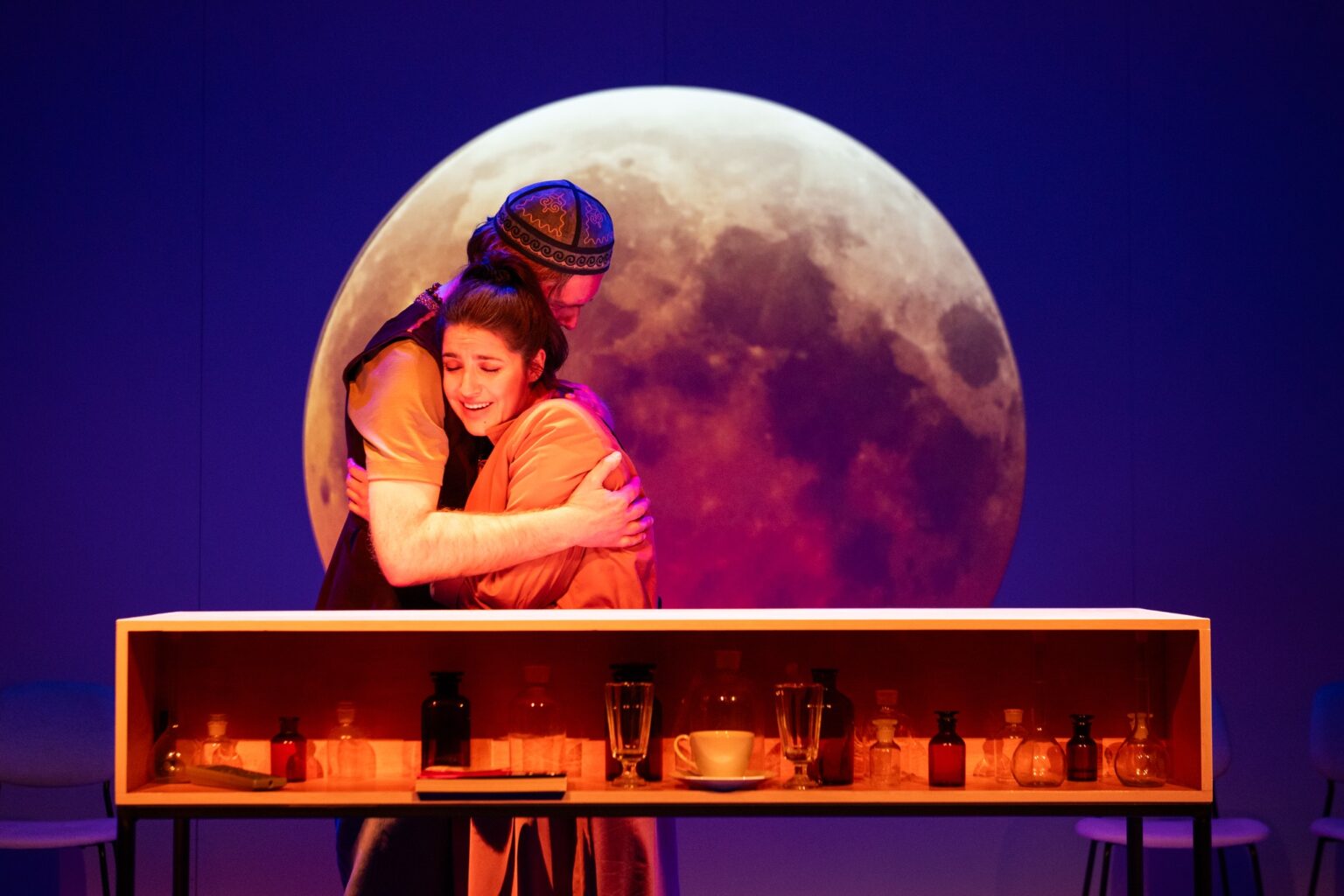 zdjęcie ze spektaklu ZAĆMIENIE W DWÓCH AKTACH