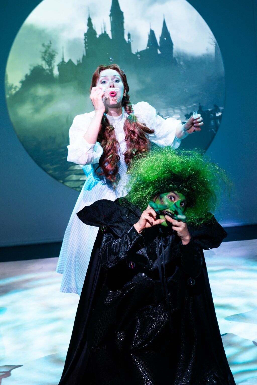 zdjęcie ze spektaklu ZAĆMIENIE W DWÓCH AKTACH