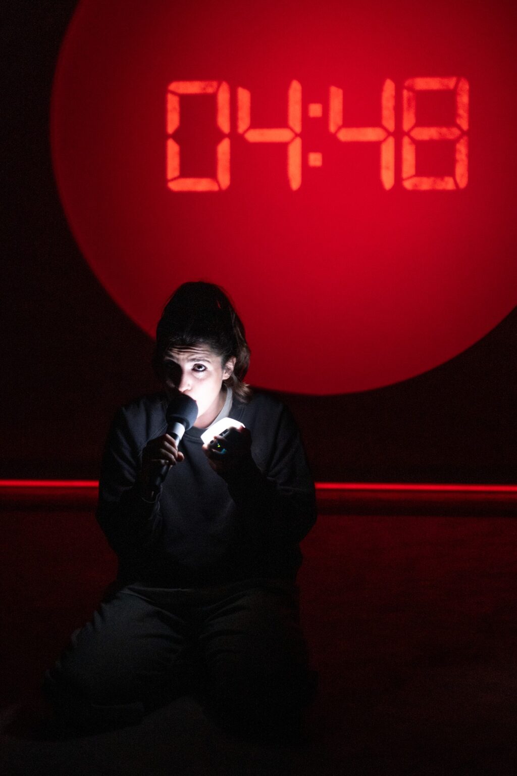 zdjęcie ze spektaklu ZAĆMIENIE W DWÓCH AKTACH