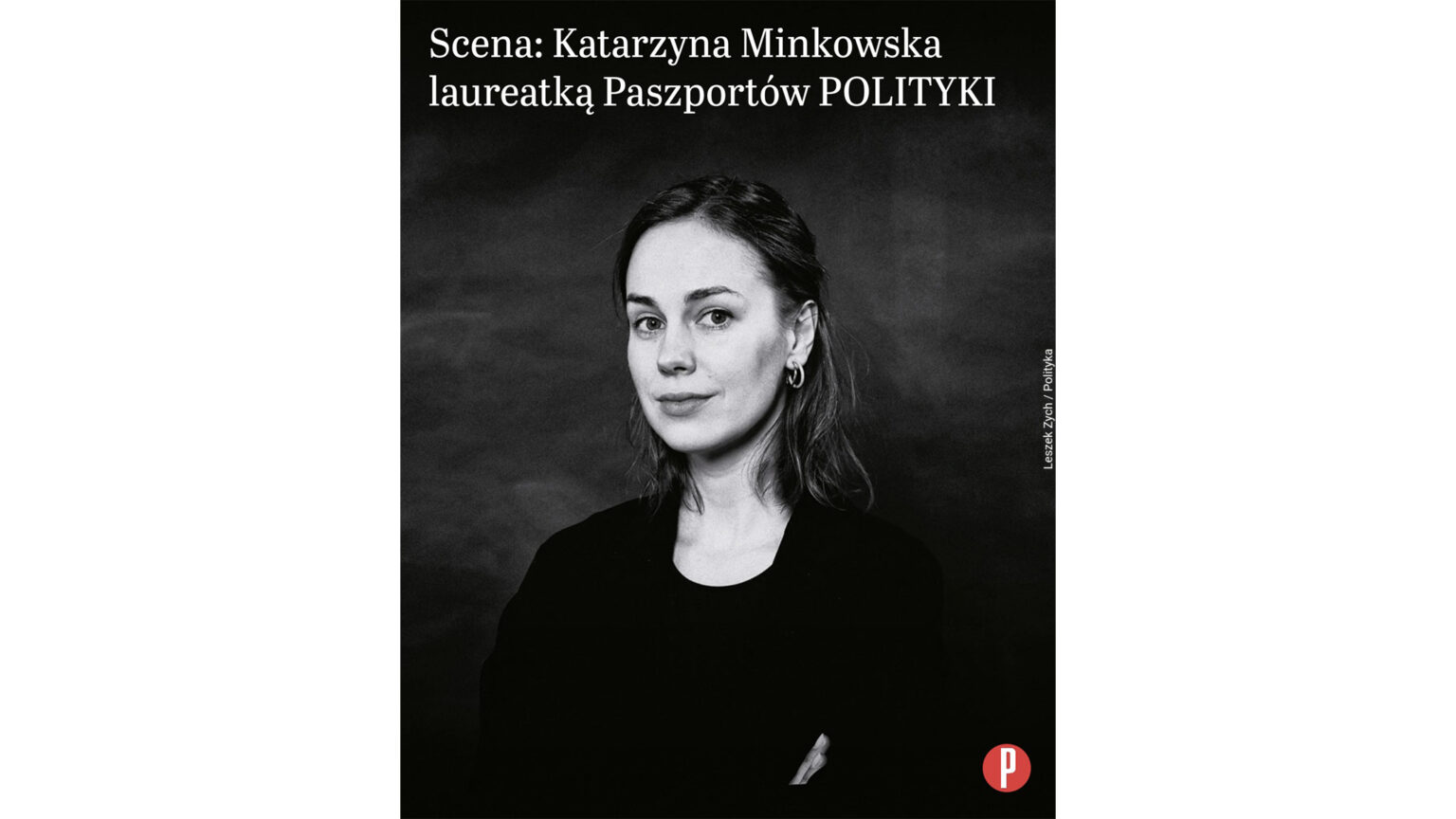 Czarno-białe zdjęcie młodej kobiety